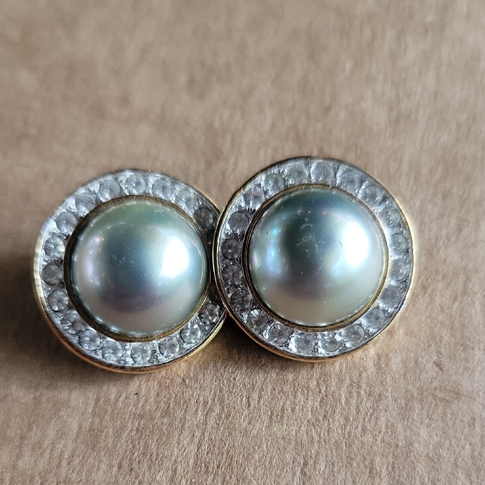 Elegant Pearl and Crystal Stud Earrings